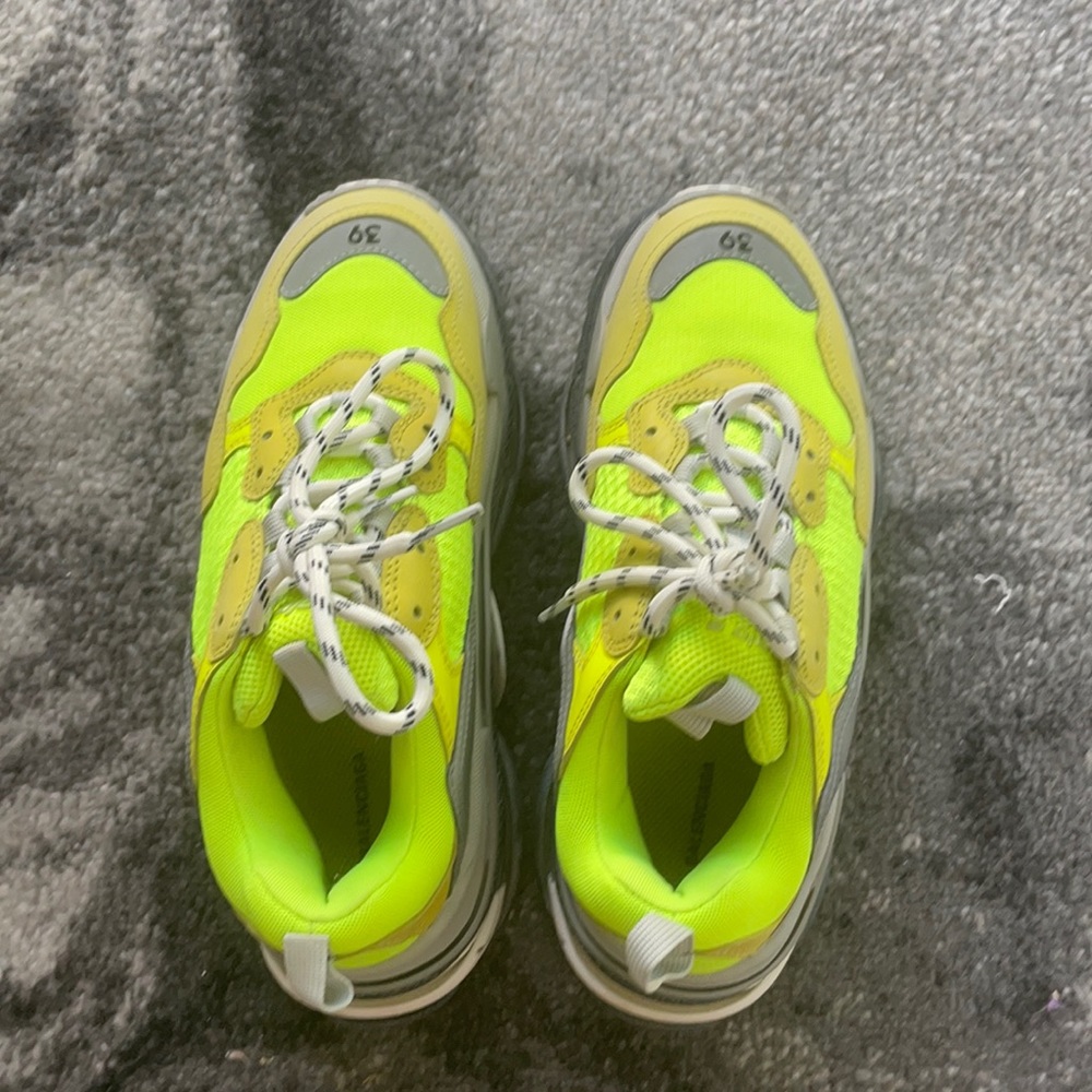 Balenciaga Triple S sneaker Sz 39 wms 9-9.5